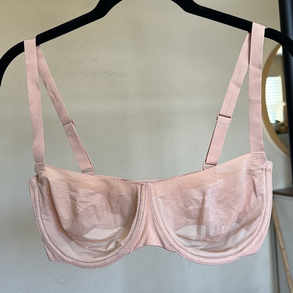 Skims No Show Molded Unlined Balconette Bra in clay 34D NWT - Picture 4 of 11